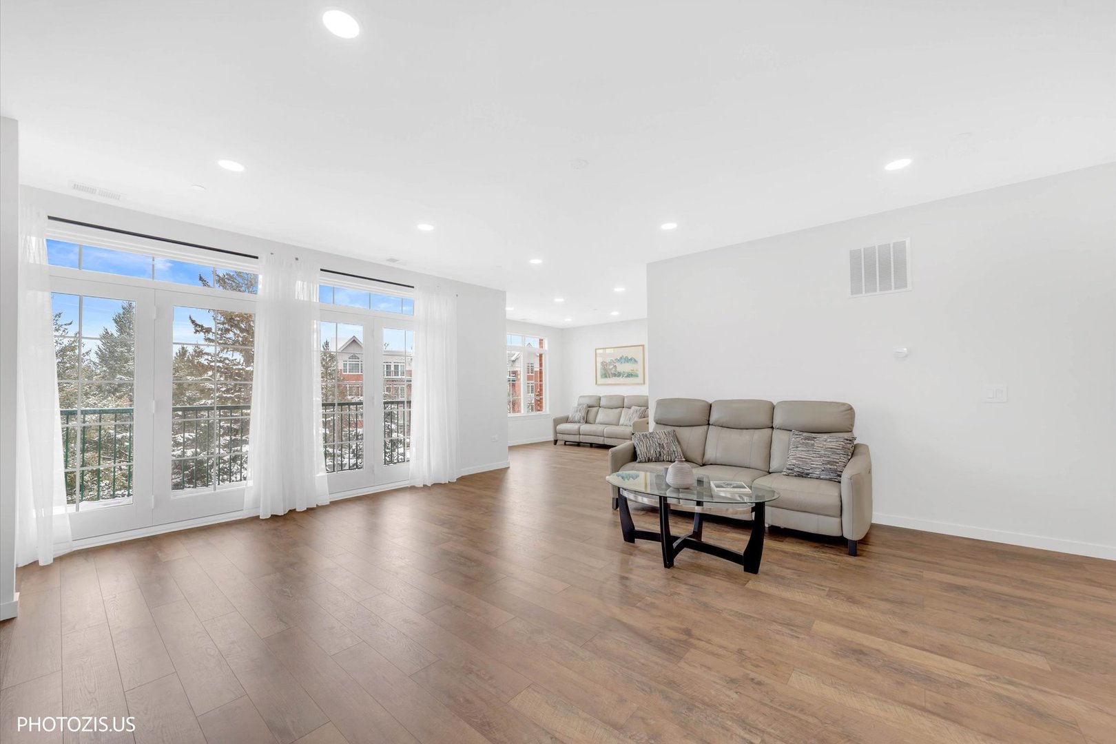 640 McHenry Road, Unit 301 Wheeling, IL 60090 - Photo 3 of 36 Gallery Image 3