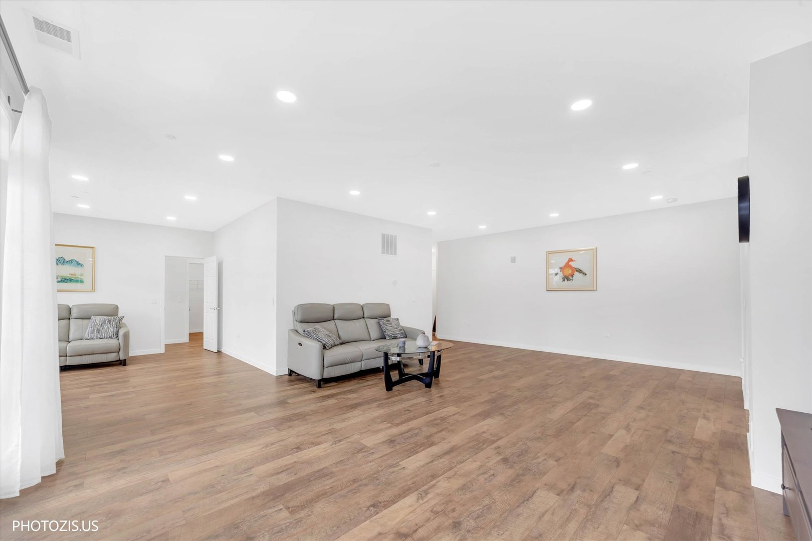 640 McHenry Road, Unit 301 Wheeling, IL 60090 - Photo 5 of 36 Gallery Image 5