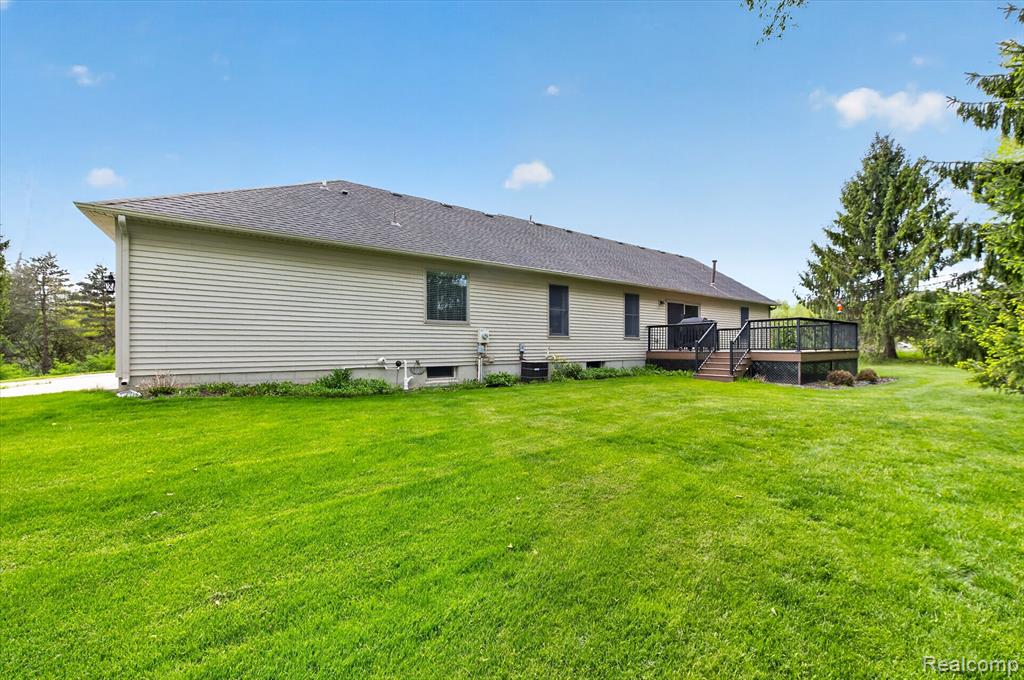 7659 Clyde Road Fenton, MI 48430 - Photo 33 of 52