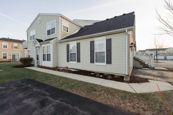 $302,000 | 5012 Norwalk Court, Plainfield, IL 60586