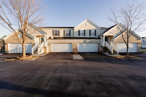 $302,000 | 5012 Norwalk Court, Plainfield, IL 60586
