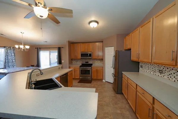 $302,000 | 5012 Norwalk Court, Plainfield, IL 60586