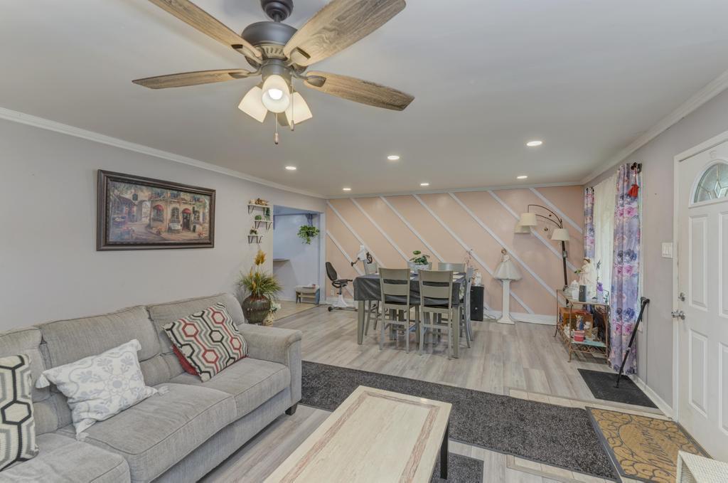 105 Queenswood Road Bolingbrook, IL 60440 - Photo 5 of 22