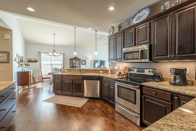 $534,900 | 6785 Village Walk Lane, DeForest, WI 53532