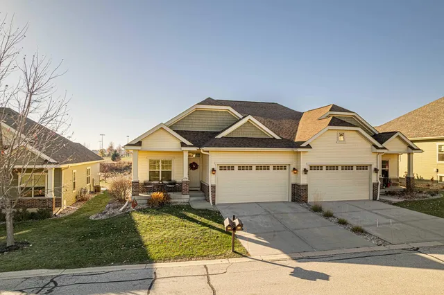 $534,900 | 6785 Village Walk Lane, DeForest, WI 53532