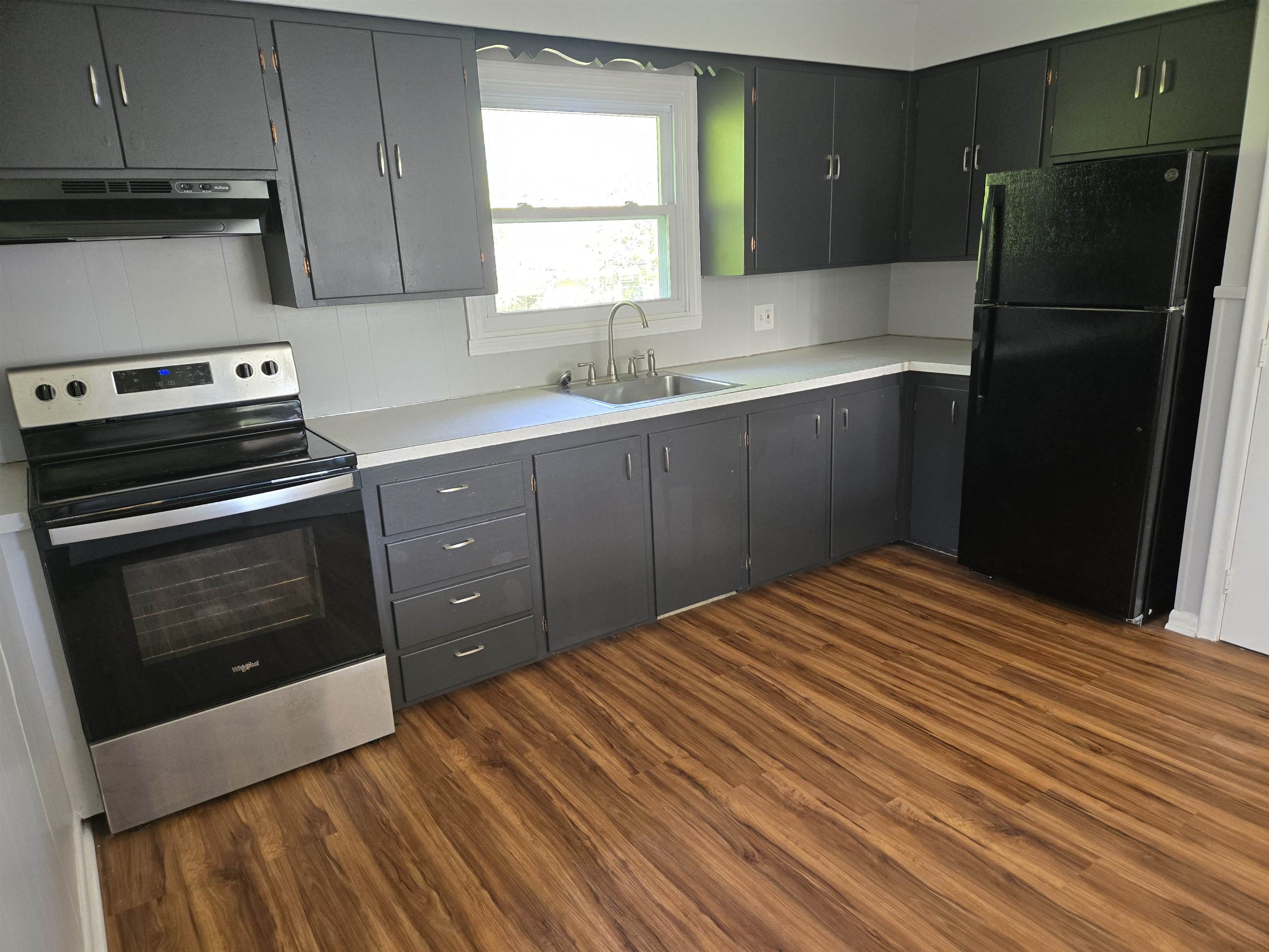 137 Waterman Street, Unit 2 Manchester, NH 03103 - Photo 2 of 7