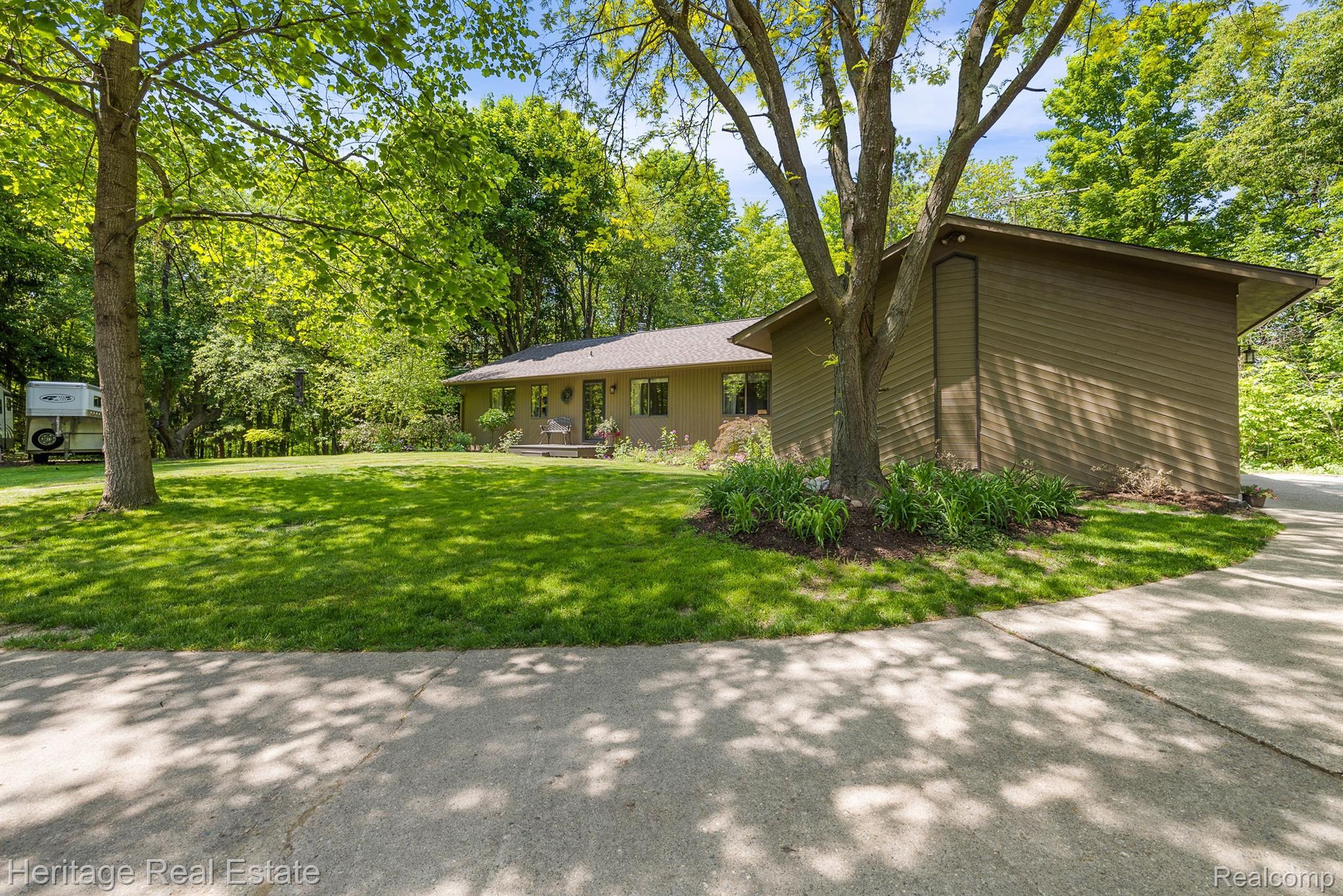 3190 West Brocker Road Metamora, MI 48455 - Photo 61 of 75 Driveway with plenty of space for parking trailers