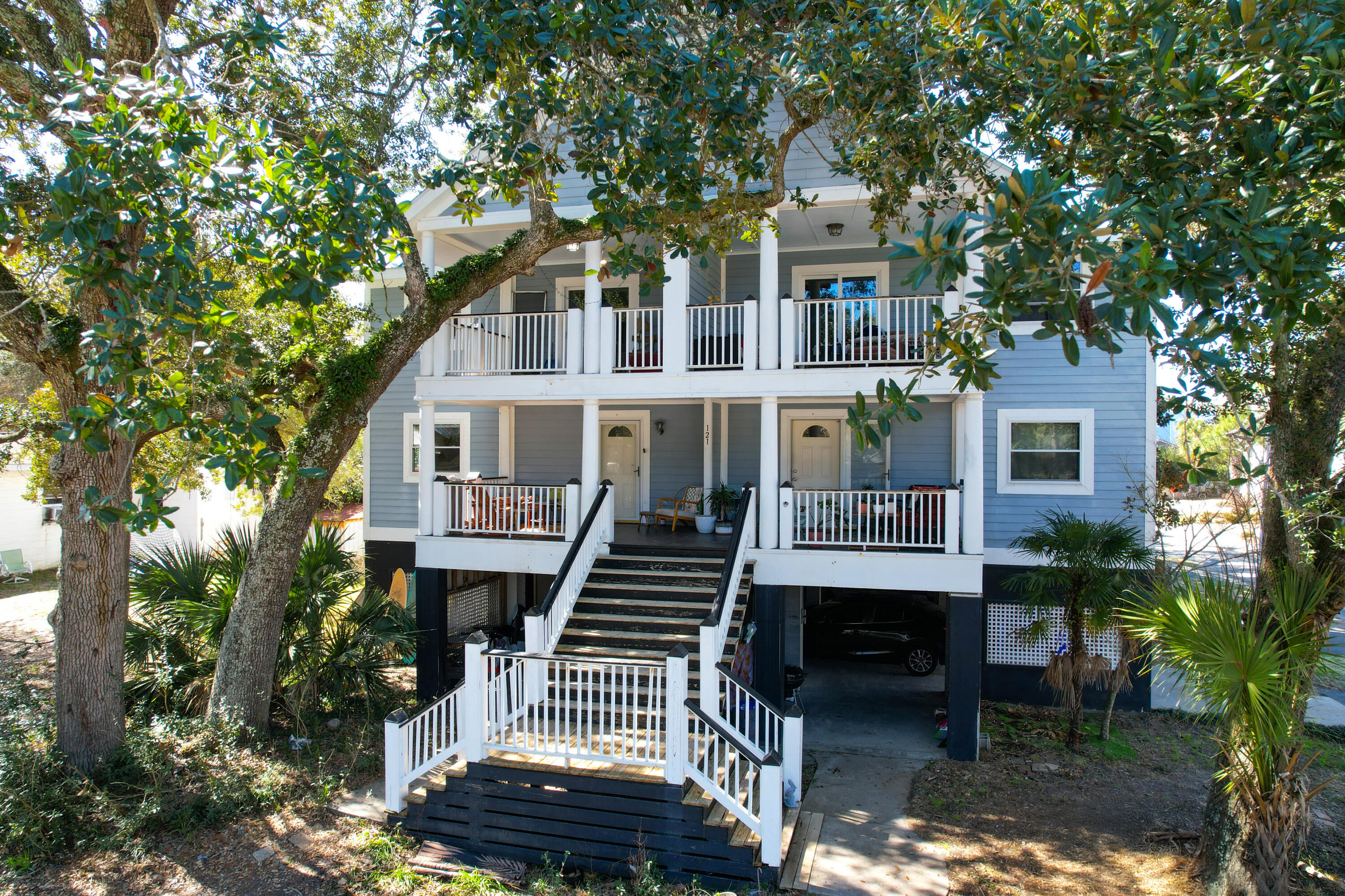 124 East Hudson Avenue Folly Beach, SC 29439 - Photo 3 of 29 124 E Hudson -Tidalcreekphoto- (41)