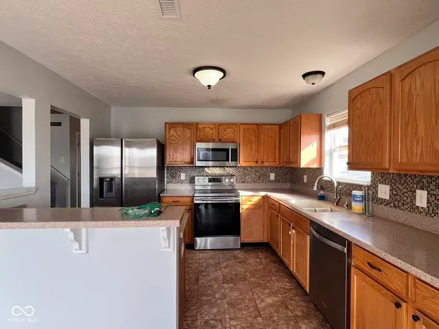 $2,100 | 1288 Constitution Drive, Indianapolis, IN 46234