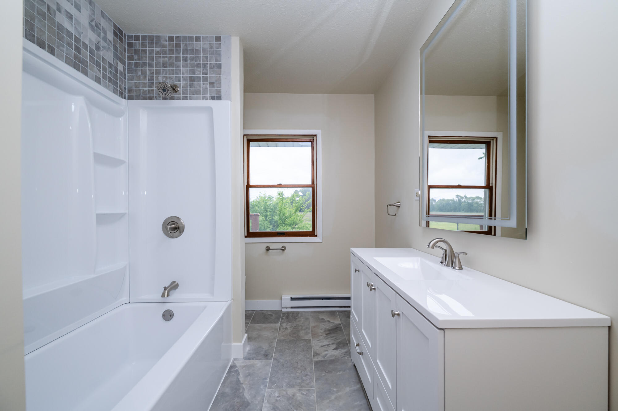 2800 Mayflower Road Niles, MI 49120 - Photo 15 of 19 2800 Mayflower old bath