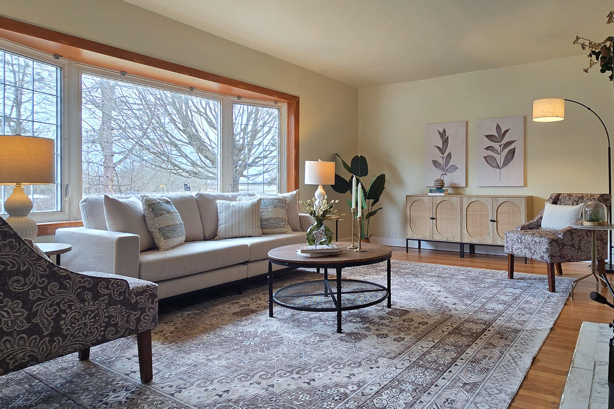 2800 Mayflower Road Niles, MI 49120 - Photo 4 of 19 2800 Mayflower new living room 3