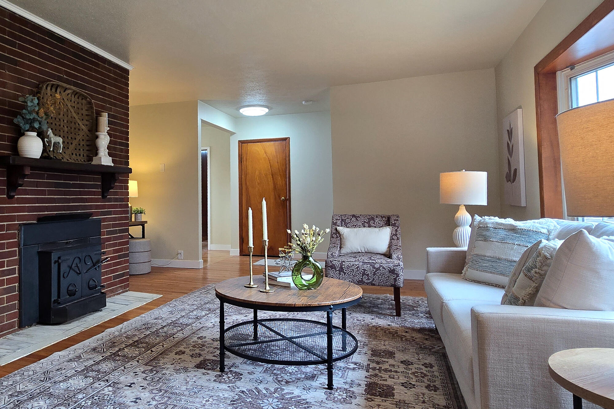 2800 Mayflower Road Niles, MI 49120 - Photo 5 of 19 2800 Mayflower new living room