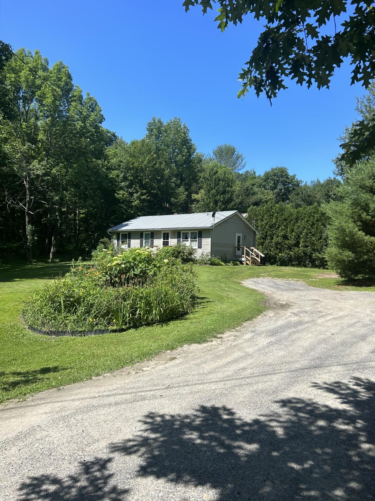 6 Field Fayette, ME 04349 - Photo 1 of 24 0397 into driveway parking