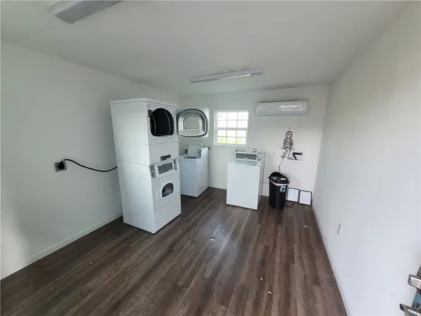 $189,900 | 1809 Hillcrest, Unit 101, Rockport, TX 78382