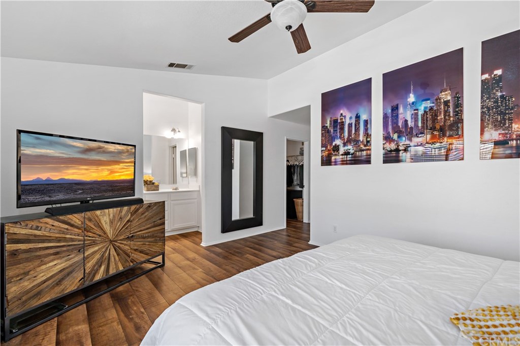 36661 Beech Street Winchester, CA 92596 - Photo 19 of 33 a bedroom with furniture and flat screen tv