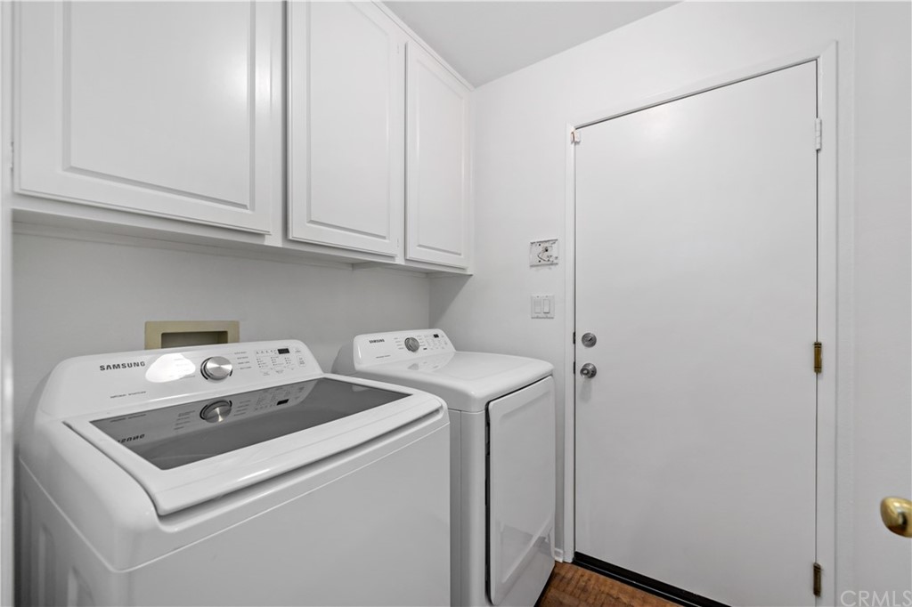 36661 Beech Street Winchester, CA 92596 - Photo 24 of 33 a utility room with dryer and washer