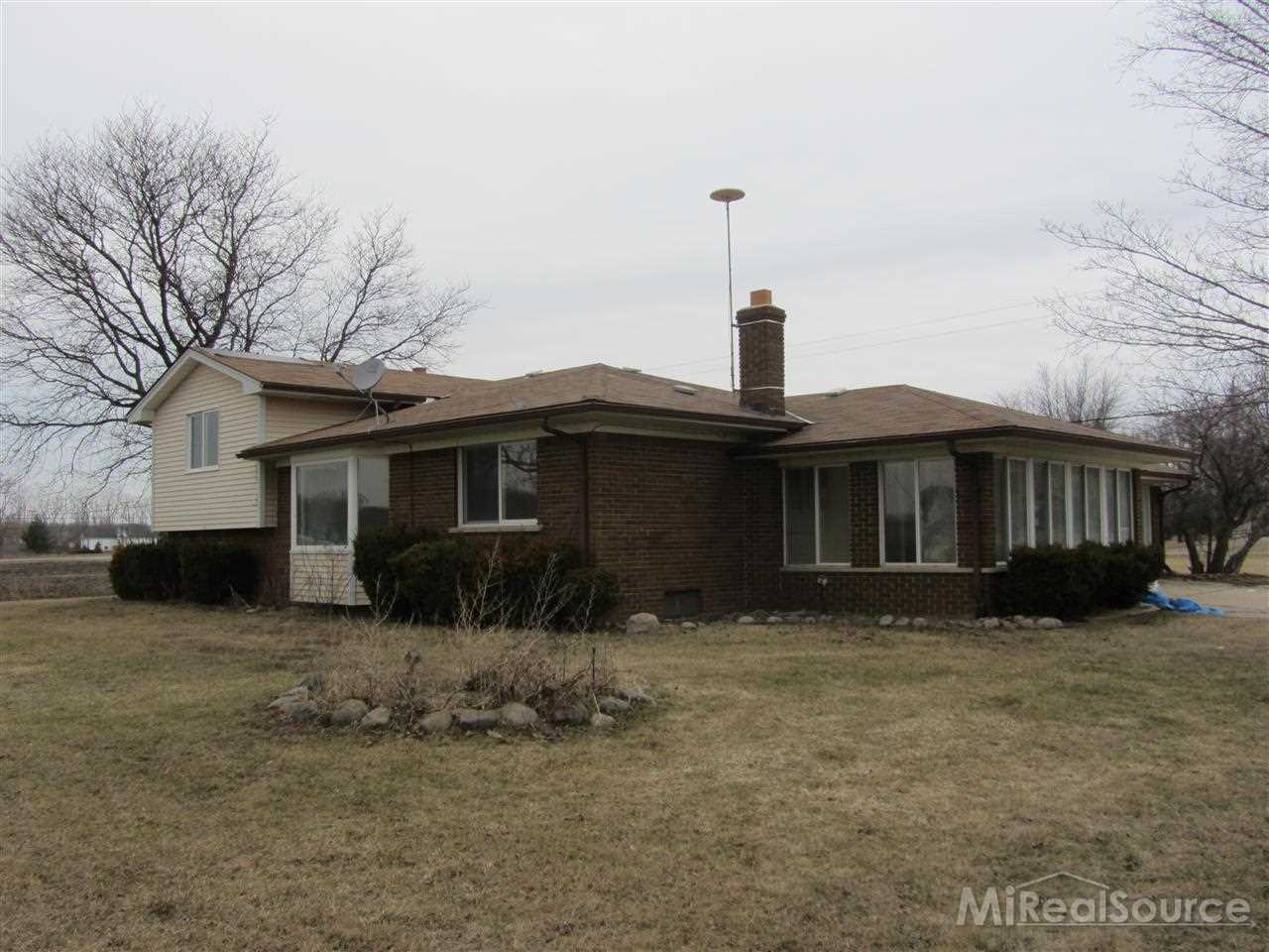 18926 Pratt Road Armada, MI 48005 - Photo 5 of 27 31187453-4.JPG