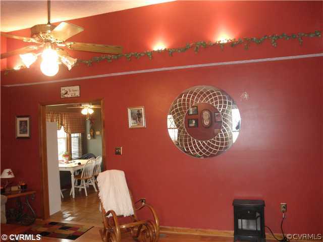 3330 Barnetts Road Providence Forge, VA 23140 - Photo 3 of 12 Living Room - Living Room has in direct lighting a