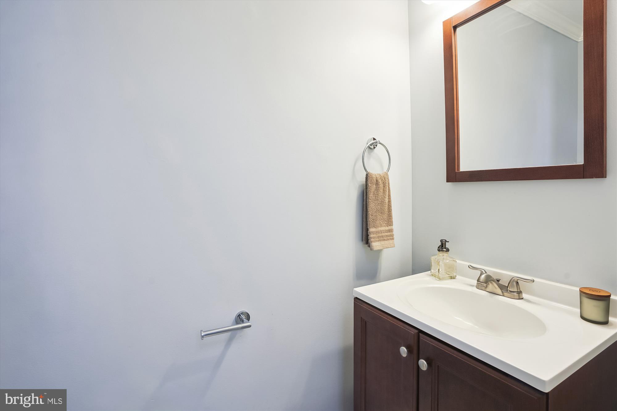 20944 Sandstone Square Sterling, VA 20165 - Photo 5 of 26 Main floor powder room