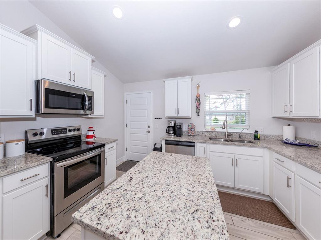 886 Euclid Road Venice, FL 34293 - Photo 15 of 73