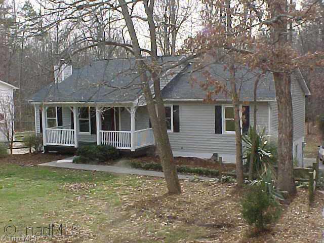 158 James Road Clemmons, NC 27012 - Photo 1 of 9 Exterior Front.