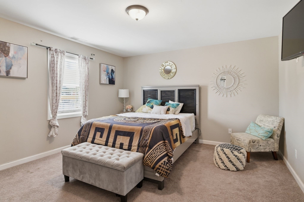 11 Elaine Circle Springfield, MA 01109 - Photo 29 of 39
