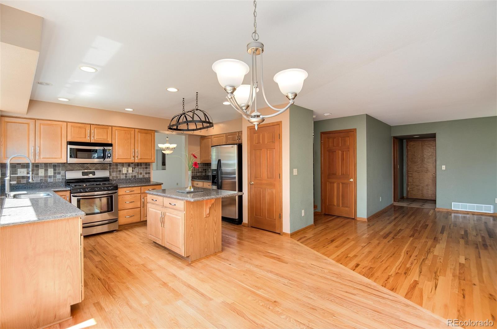 2526 Spring Hill Court Highlands Ranch, CO 80129 - Photo 17 of 35 Gallery Image 17