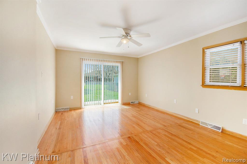 1855 Prestwick Road Grosse Pointe Woods, MI 48236 - Photo 7 of 21 Gallery Image 7