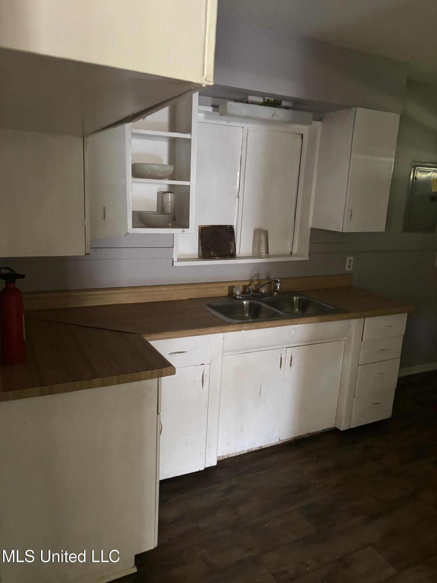 2906 Lakewood Drive Jackson, MS 39212 - Photo 13 of 15 IMG_5060