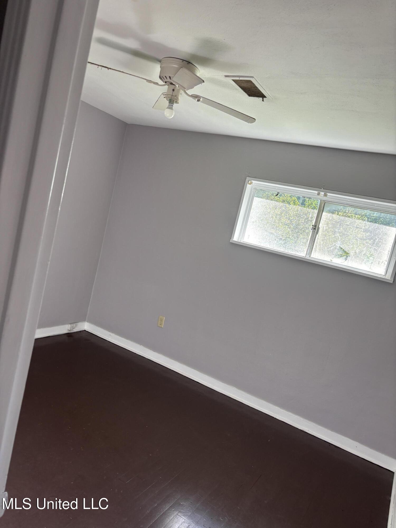 2906 Lakewood Drive Jackson, MS 39212 - Photo 3 of 15 IMG_5055