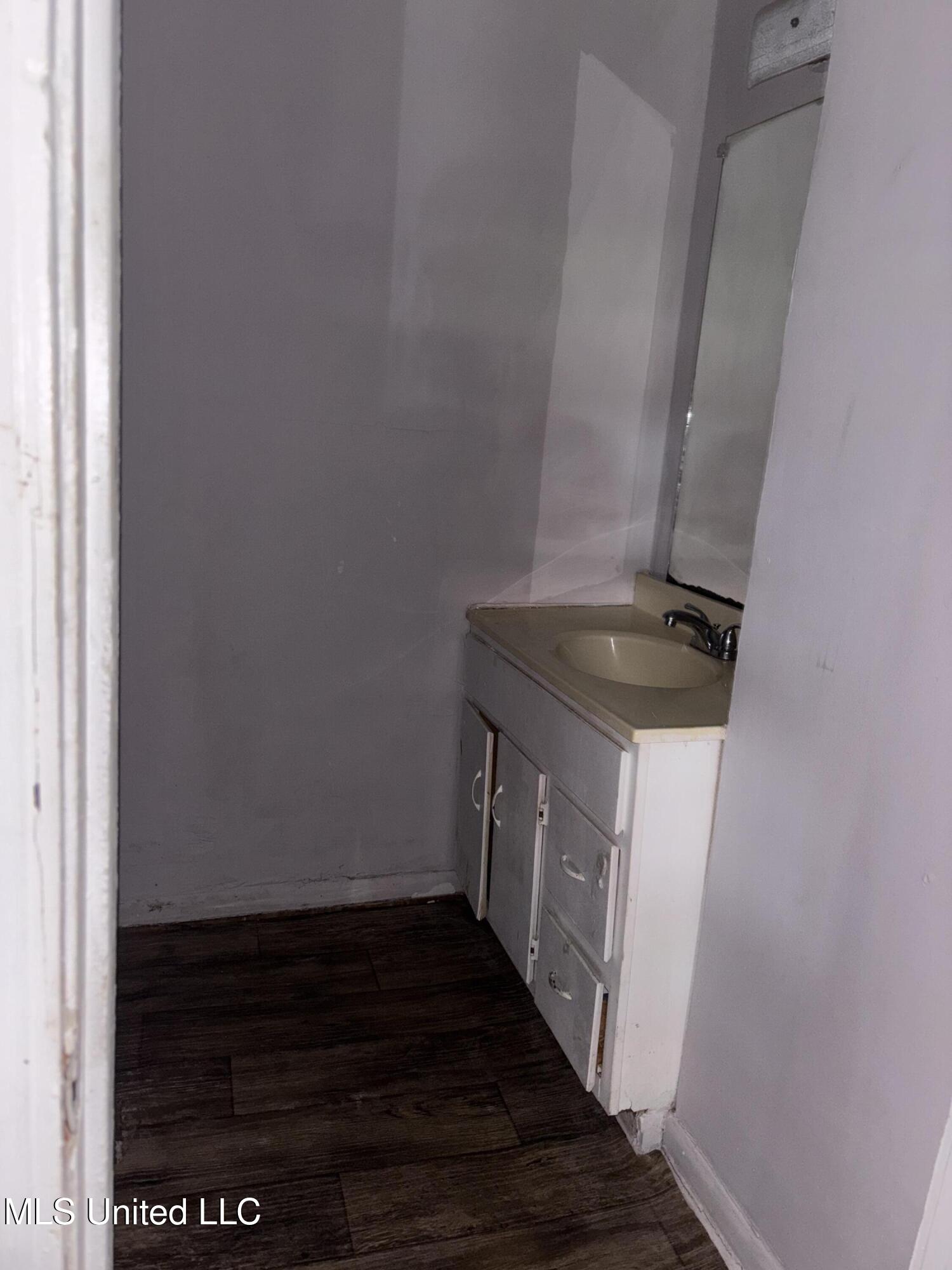 2906 Lakewood Drive Jackson, MS 39212 - Photo 10 of 15 IMG_5068