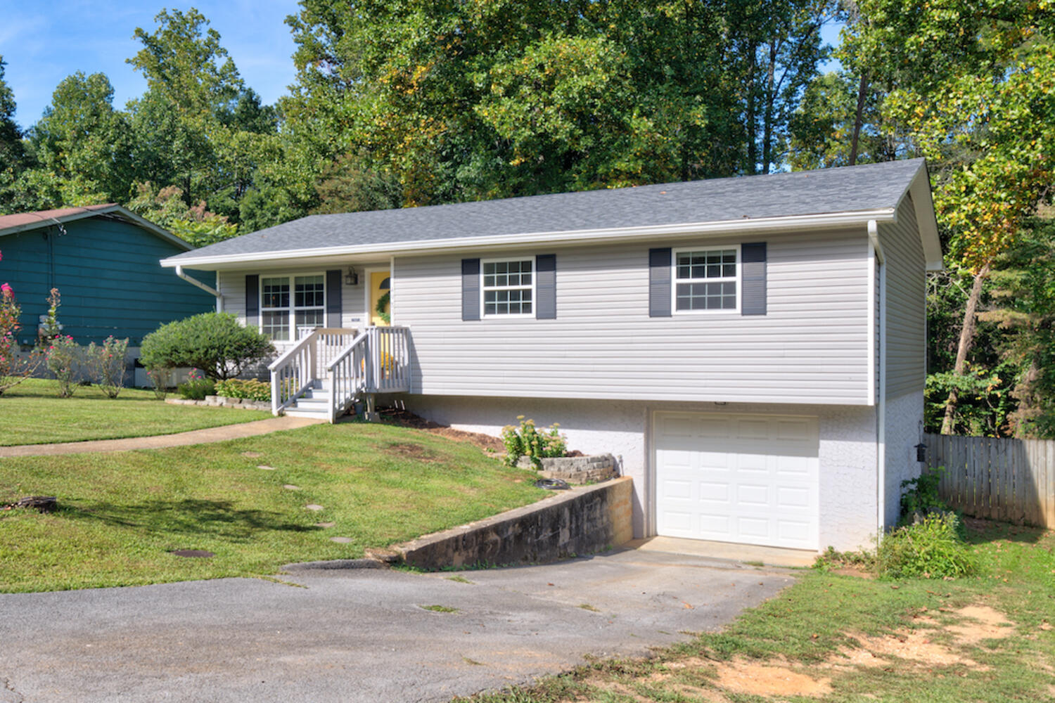 4983 Saginaw Road Ooltewah, TN 37363 - Photo 4 of 36 4983 Saginaw Ln Ooltewah TN-large-006-00