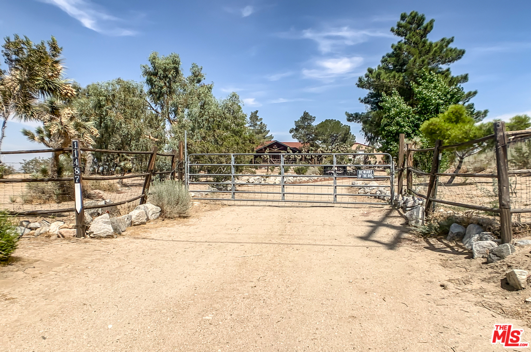 11487 Oasis Road Pinon Hills, CA 92372 - Photo 2 of 28 Gallery Image 2