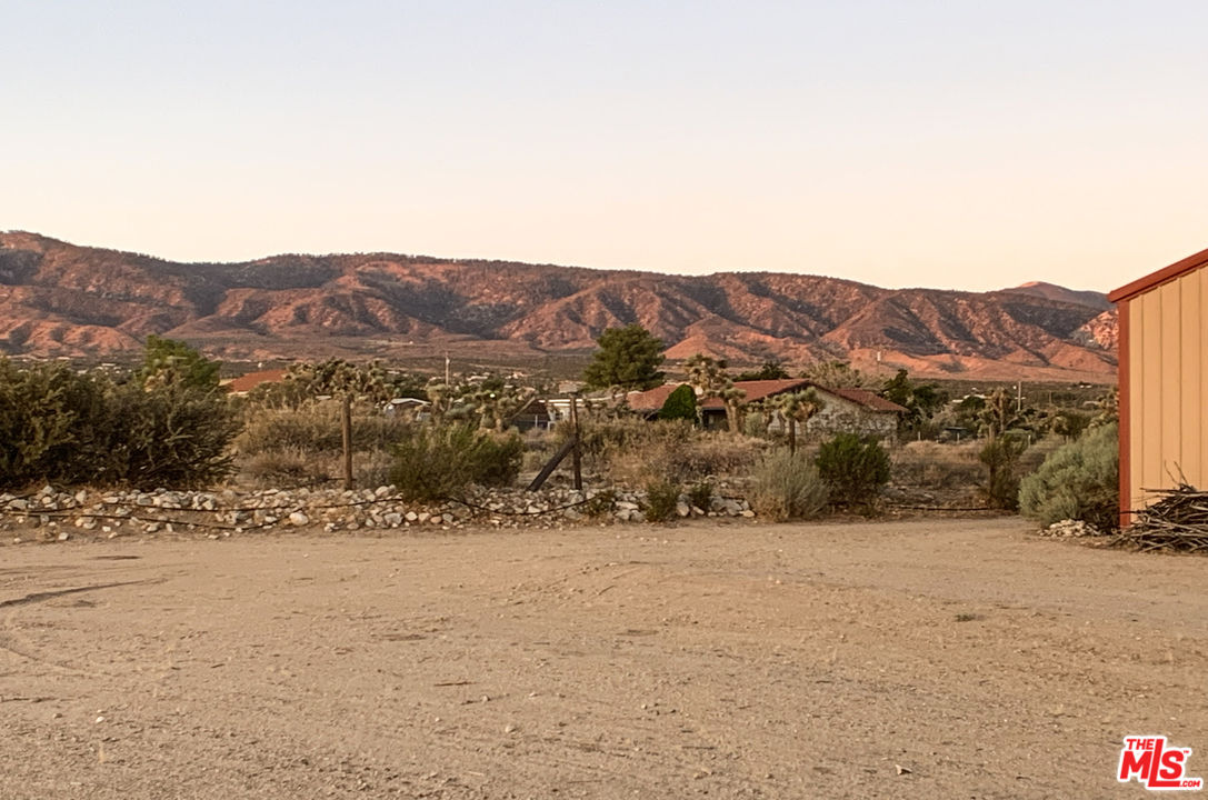 11487 Oasis Road Pinon Hills, CA 92372 - Photo 17 of 28 Gallery Image 17