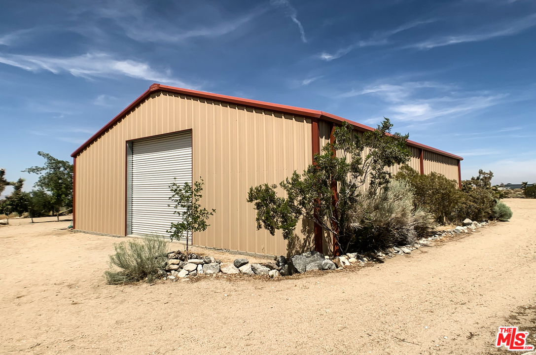 11487 Oasis Road Pinon Hills, CA 92372 - Photo 3 of 28 Gallery Image 3