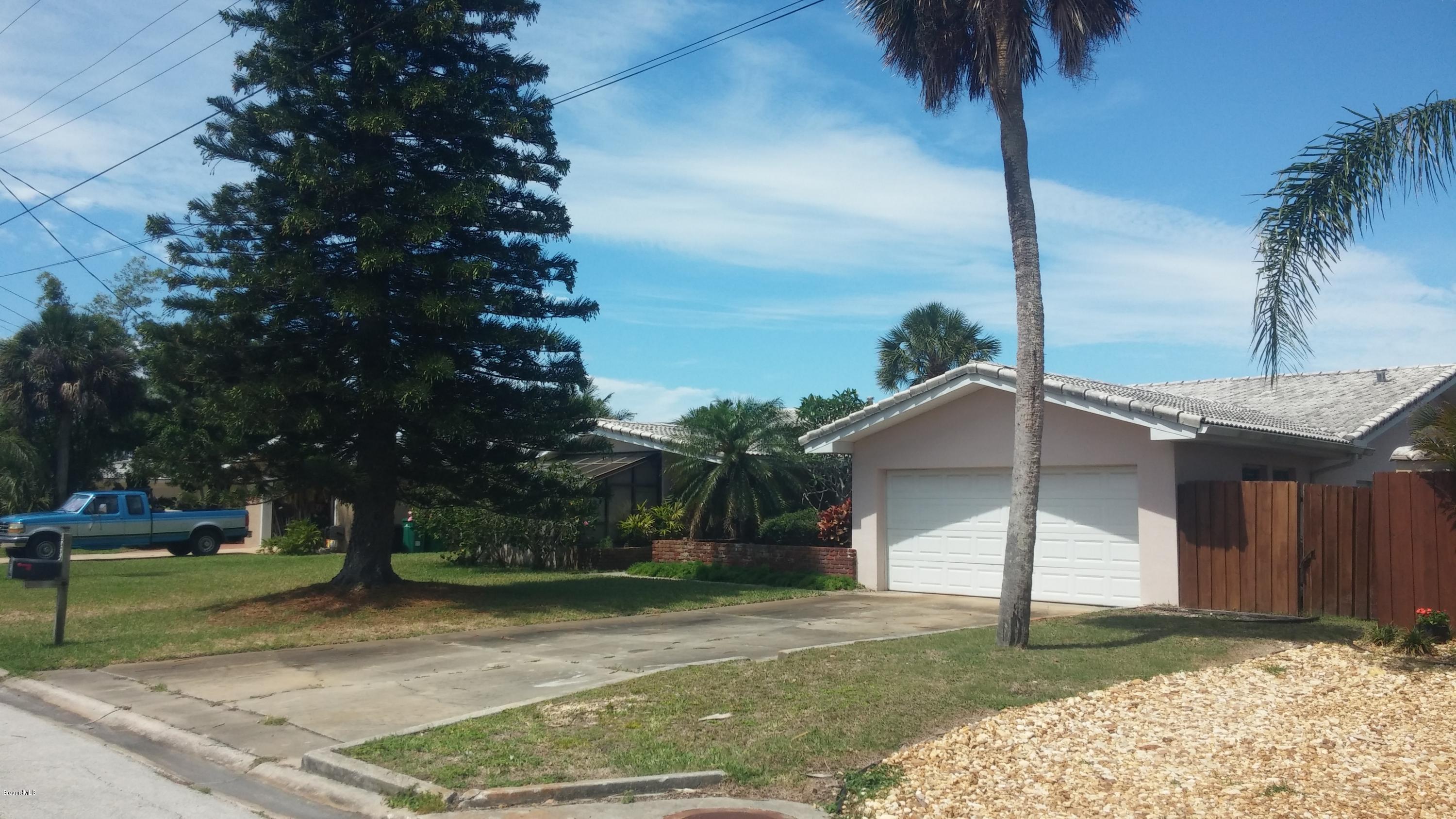 569 Capri Road Cocoa Beach, FL 32931 - Photo 1 of 27 20160519_113503
