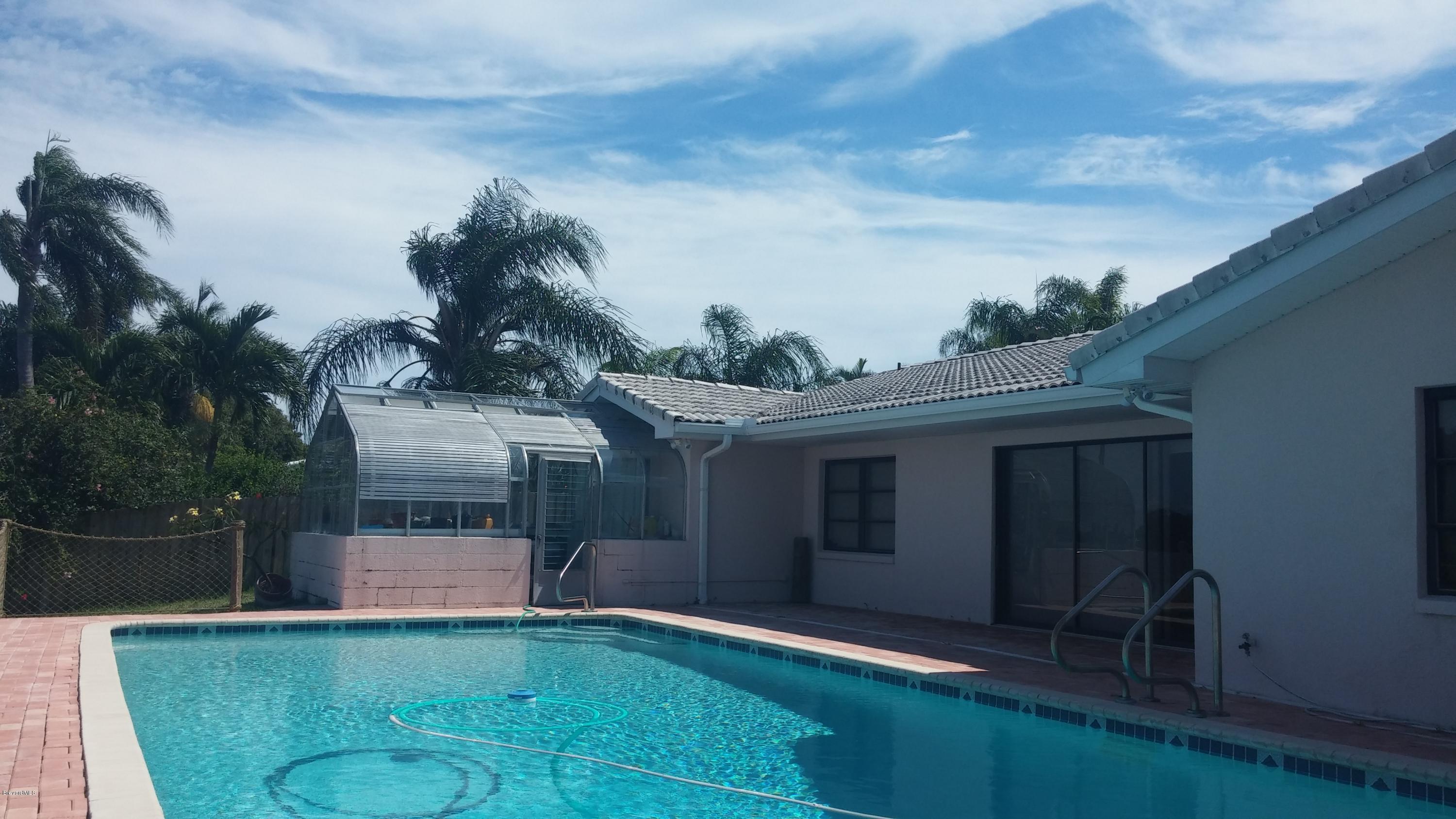 569 Capri Road Cocoa Beach, FL 32931 - Photo 5 of 27 20160519_110648