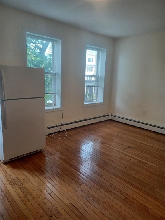 144 Chelsea Street, Unit 1R Boston, MA 02128 - Photo 4 of 9