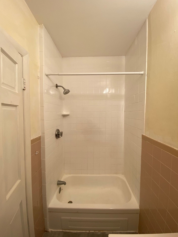 144 Chelsea Street, Unit 1R Boston, MA 02128 - Photo 5 of 9