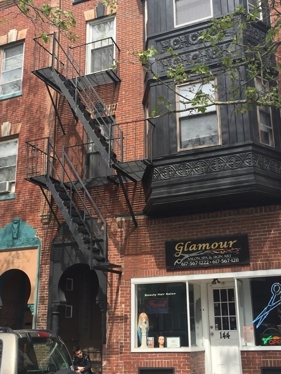 144 Chelsea Street, Unit 1R Boston, MA 02128 - Photo 8 of 9