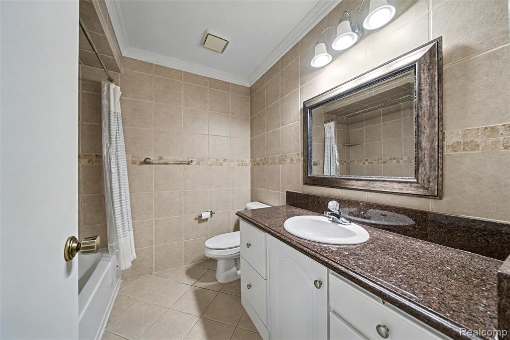 107 Meadow Ln Circle, Unit 2 Rochester, MI 48307 - Photo 18 of 24
