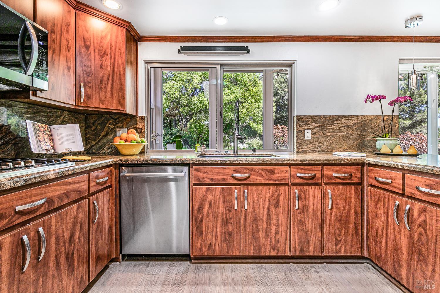 8862 Oak Trail Place Santa Rosa, CA 95409 - Photo 17 of 63