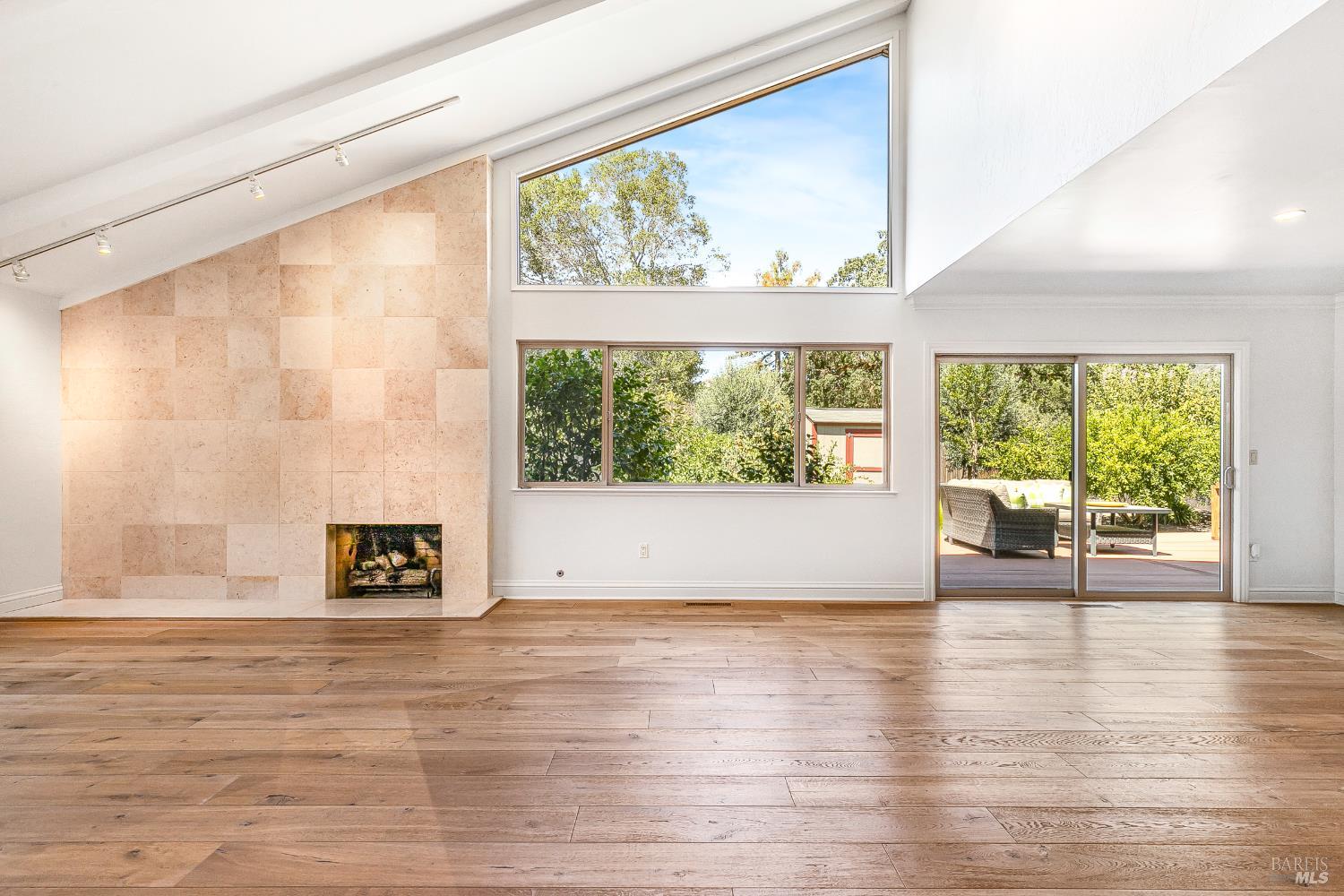 8862 Oak Trail Place Santa Rosa, CA 95409 - Photo 5 of 63