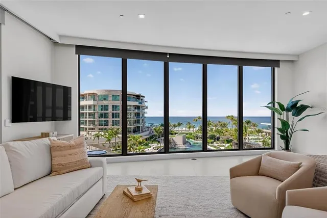 $70,000 | 1591 Gulf Of Mexico Drive, Unit 410, Longboat Key, FL 34228