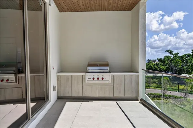 $70,000 | 1591 Gulf Of Mexico Drive, Unit 410, Longboat Key, FL 34228