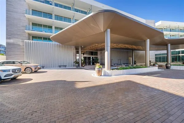 $40,000 | 1591 Gulf Of Mexico Drive, Unit 410, Longboat Key, FL 34228