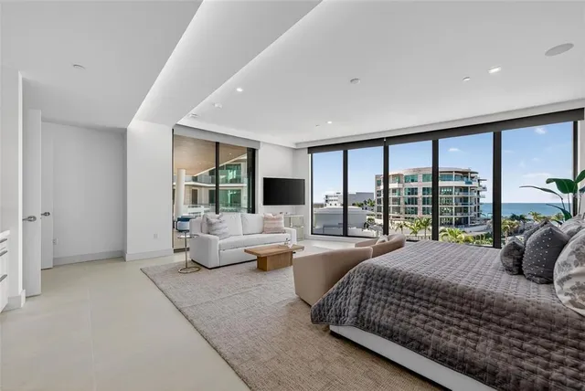 $70,000 | 1591 Gulf Of Mexico Drive, Unit 410, Longboat Key, FL 34228