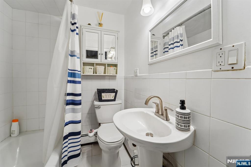 171 Van Winkle Street East Rutherford, NJ 07073 - Photo 11 of 25 Gallery Image 11