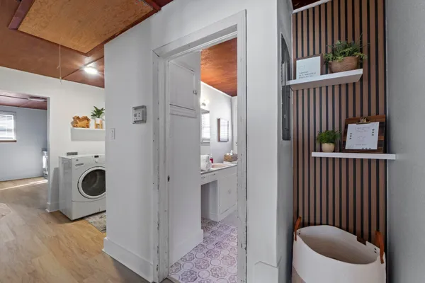 $2,000 | 1308 East 12th Street, Unit A, Austin, TX 78702