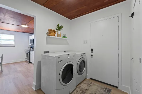 $2,000 | 1308 East 12th Street, Unit A, Austin, TX 78702